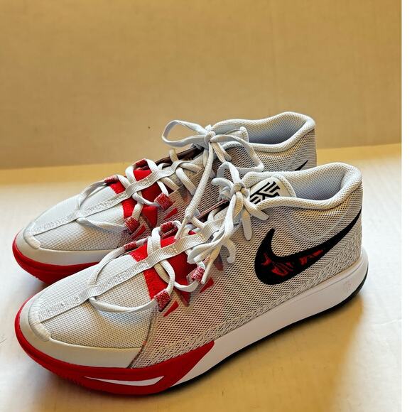 Nike Kyrie Flytrap 6 Athletic Shoes Gray/Red NEW Size 13 - Picture 2 of 9